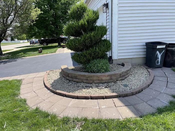 J&M Landscaping Group Picture 3