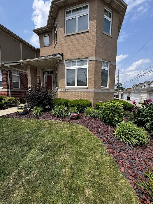 Arts Landscaping & Maintenance LLC Picture 2