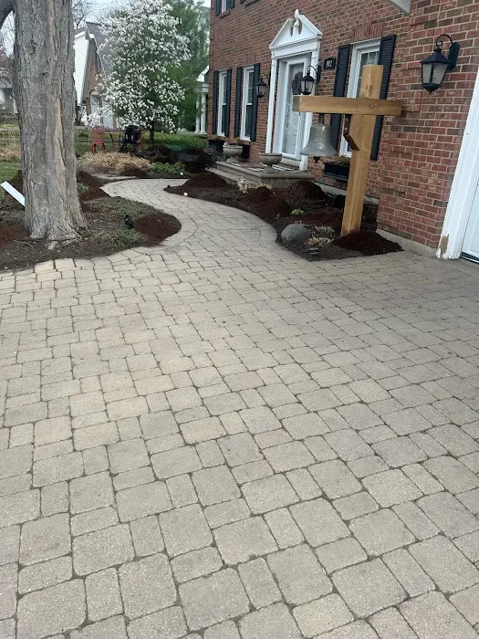 R & L Landscaping Corporation Picture 3