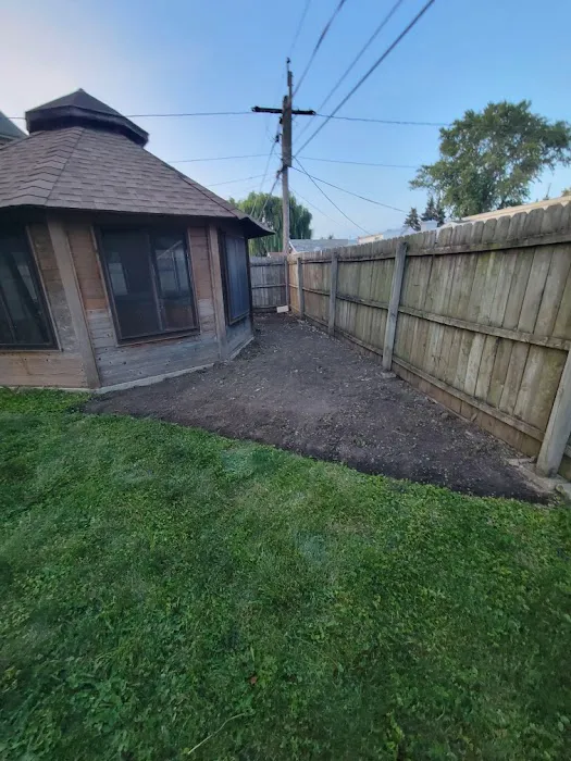 Cesar's Lawn Maintenance & Services Picture 2