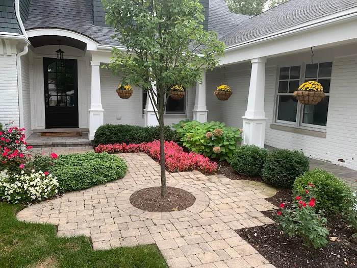 Lupe's Lawn Services Picture 6