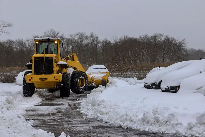Ron's Landscape & Snow Removal Picture 1