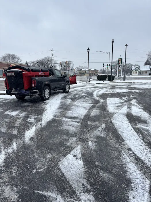 South Suburban Snow Removal & Landscaping Picture 2