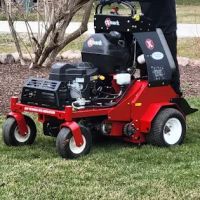 Moore's Lawn Maintenance ico