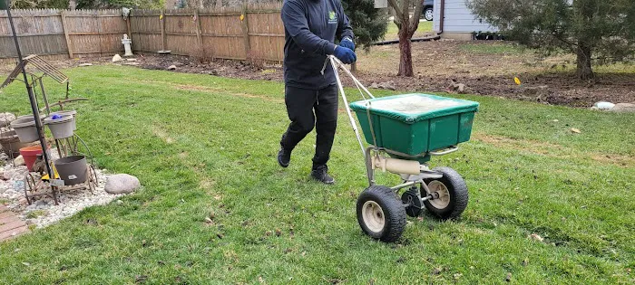 Moore's Lawn Maintenance Picture 6
