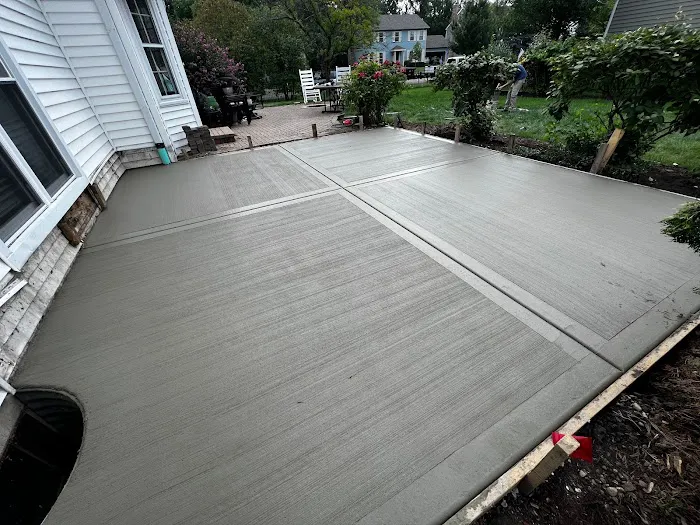 ROSAS LANDSCAPING CORP Picture 9