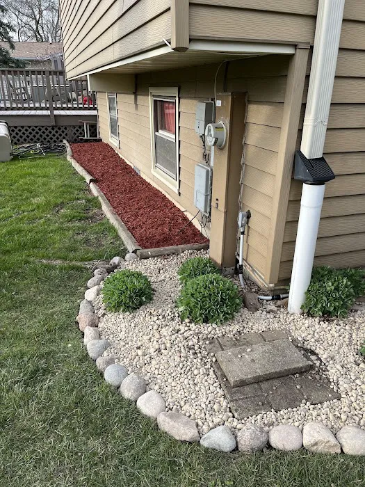 Midwest Landscaping Design & Tree Service Inc. Picture 6