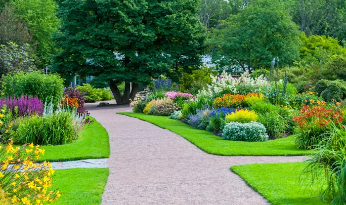 FoxRiver Landscaper Picture 6
