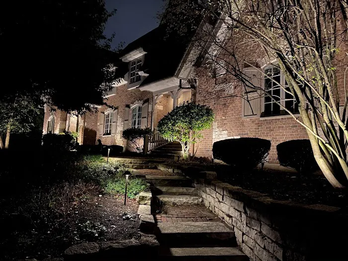 Artistic Outdoor Lighting - Chicagoland's Landscape Lighting Picture 3
