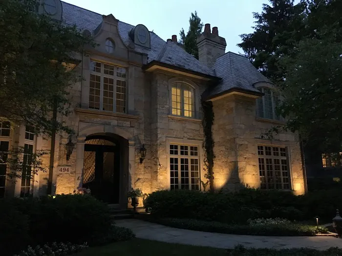 Artistic Outdoor Lighting - Chicagoland's Landscape Lighting Picture 6
