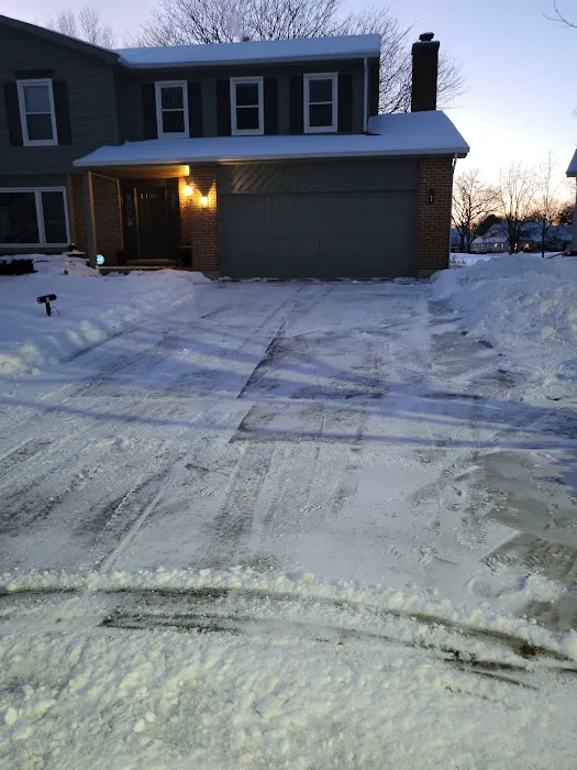 Ruiz Snow Removal & Landscaping Picture 5