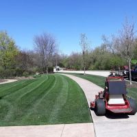 Lou's Lawn Care ico