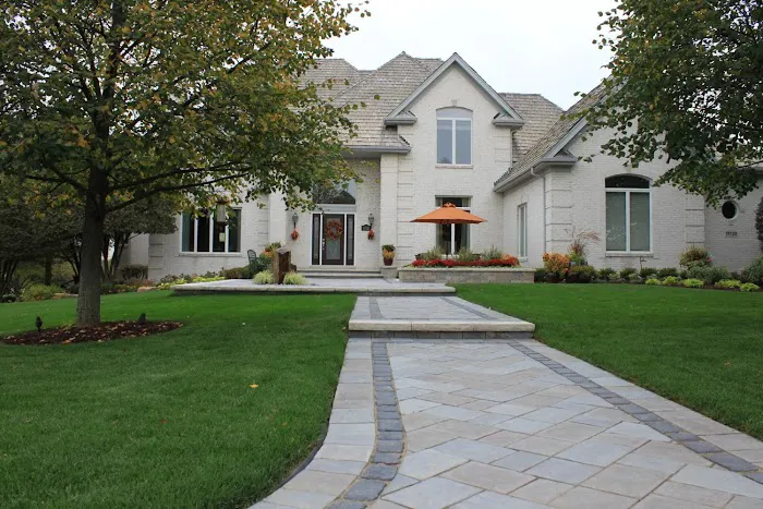A Touch of Green Landscaping Picture 8