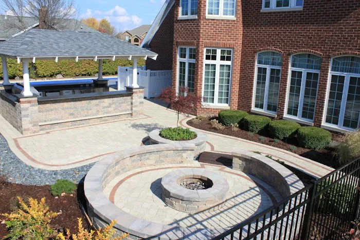 A Touch of Green Landscaping Picture 5