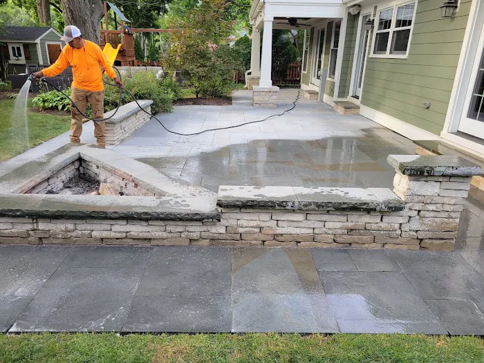 Orlandos Landscaping Picture 3