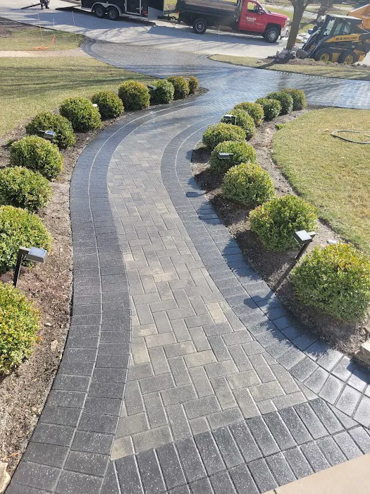 Orlandos Landscaping Picture 1