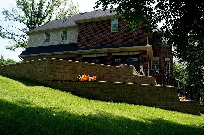 Montano's Landscaping Picture 9