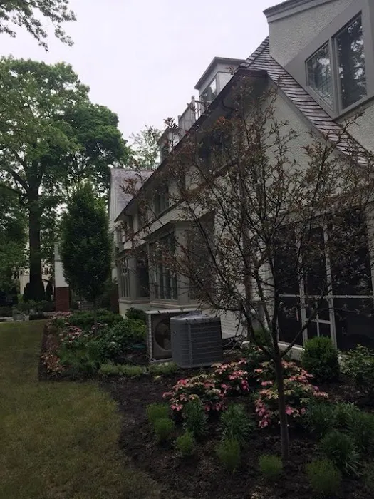 Leo Orlando Landscaping Picture 1
