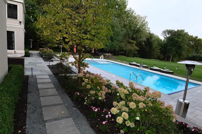 Bur Oak Landscape LLC Picture 2