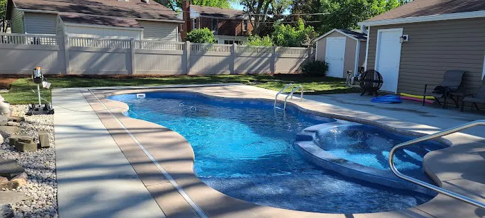 J&J LANDSCAPING GREEN INC Picture 1
