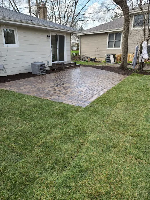 J&J LANDSCAPING GREEN INC Picture 5