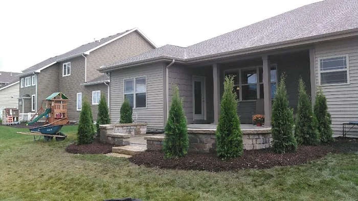 Crew Cut Lawn & Landscape Picture 3