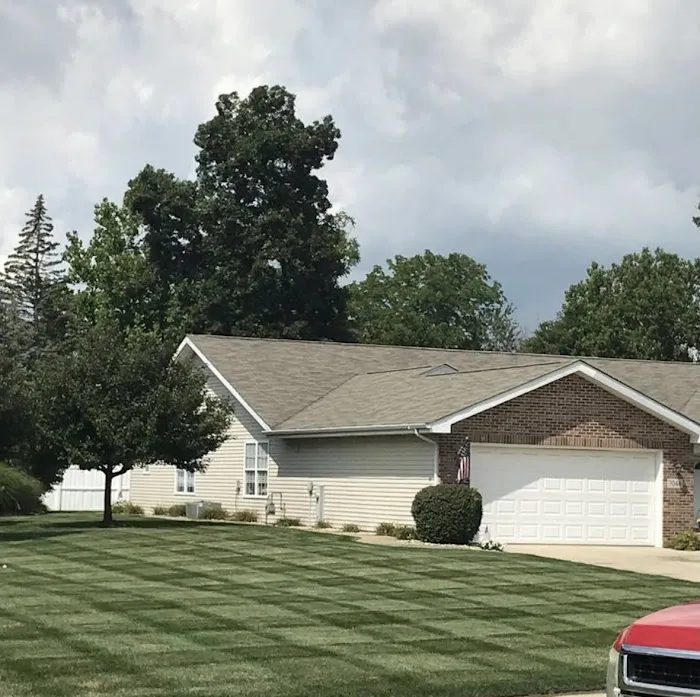 Matt's Lawn Care & Landscaping Picture 6