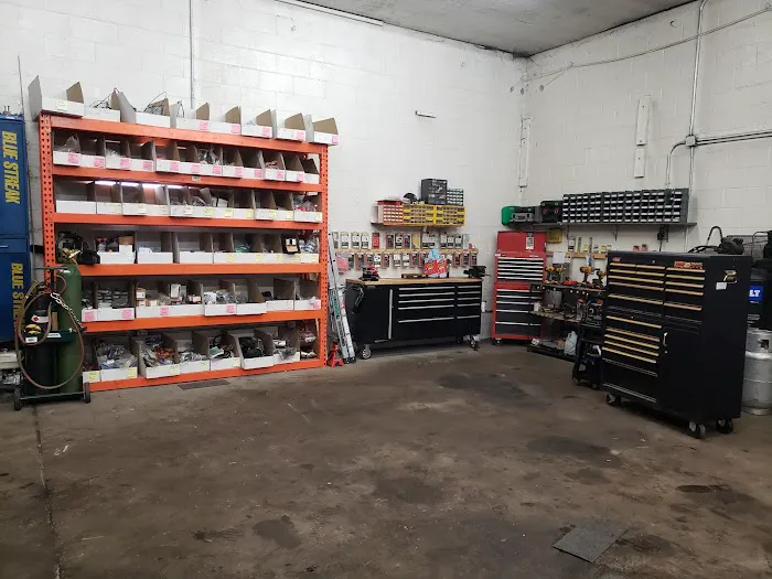 Ricco's Repair Service Picture 2