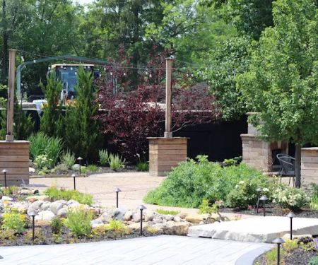 Dean's Pools & Landscaping Inc