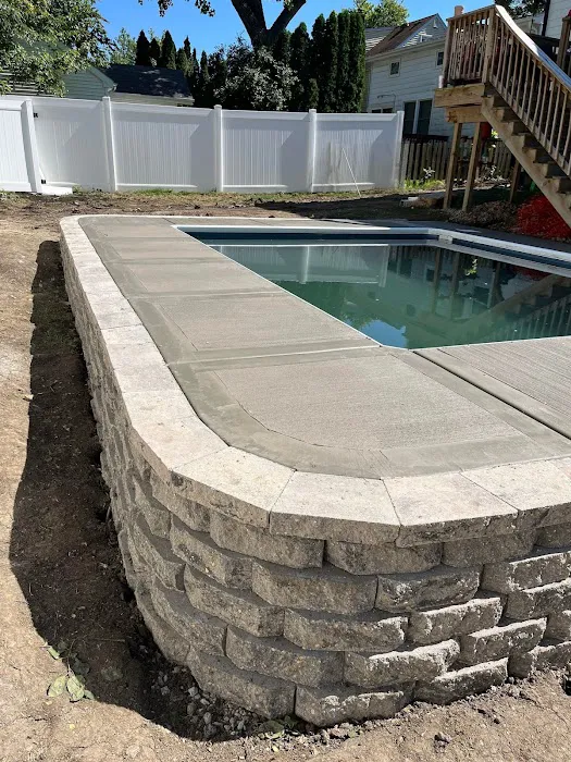 Looking Good Landscaping Picture 10