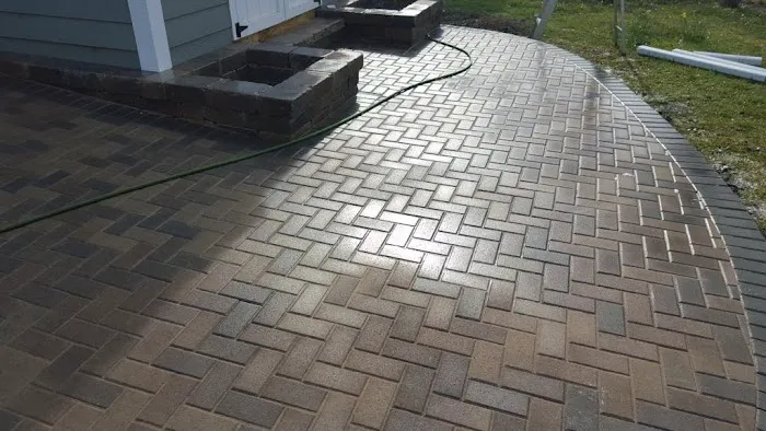 Looking Good Landscaping Picture 4