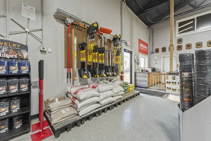 Illinois Landscape Supply - Local Landscape Supply & Mulch Picture 2