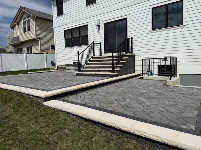 G Construction & Landscape Picture 1