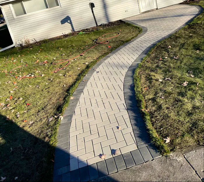 roman landscaping & snowplow Picture 9