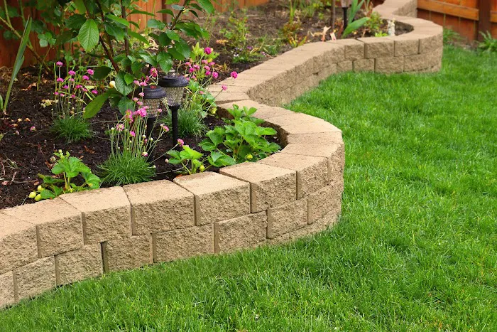 Bloom Touch Landscaper Picture 5