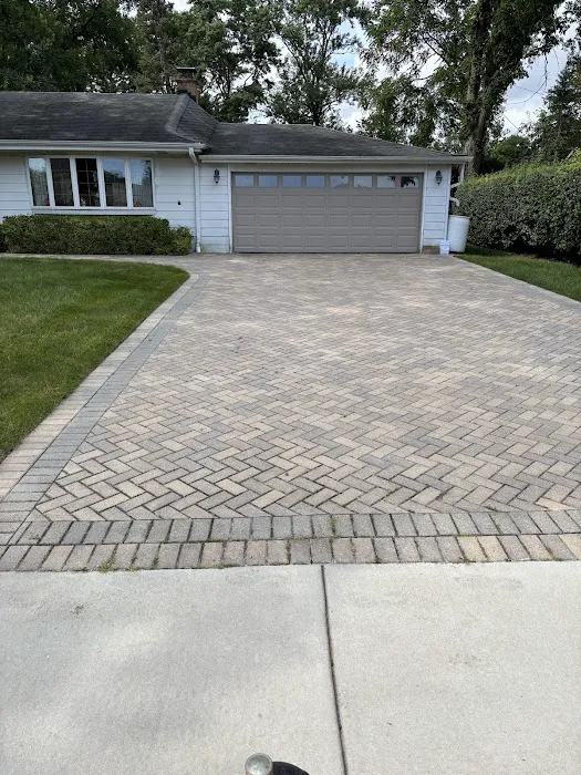EM Landscaping Picture 2