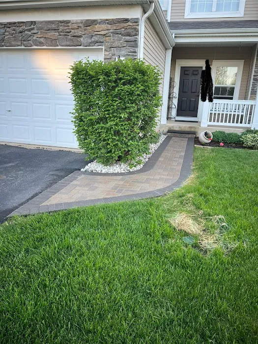 Amaros Landscaping Picture 9