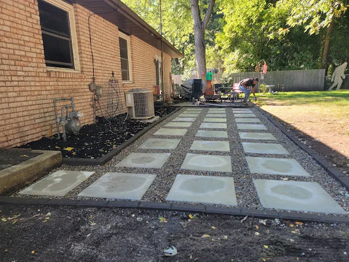 Ultimate Landscaping & Tree Services Picture 2