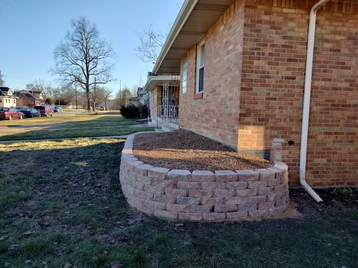 Ultimate Landscaping & Tree Services Picture 4