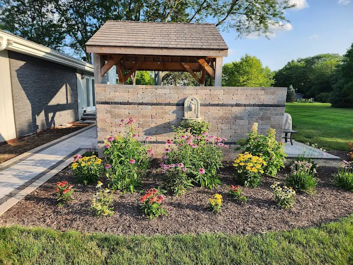 Tomasello's Landscaping Picture 10