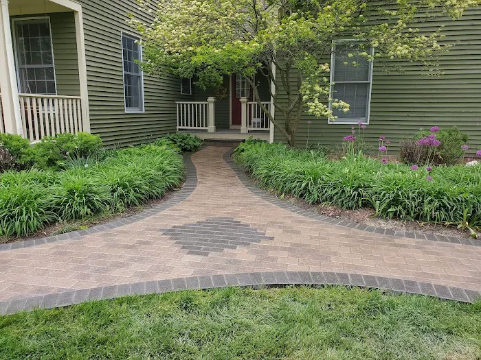 River Land Landscaping Inc Picture 7