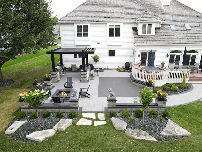 Unique Landscaping Service Inc. Picture 2
