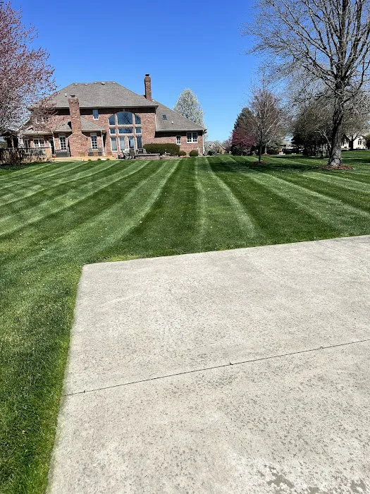 Quick Cuts Lawn Care Picture 10