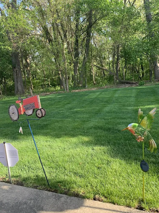 Quick Cuts Lawn Care Picture 8