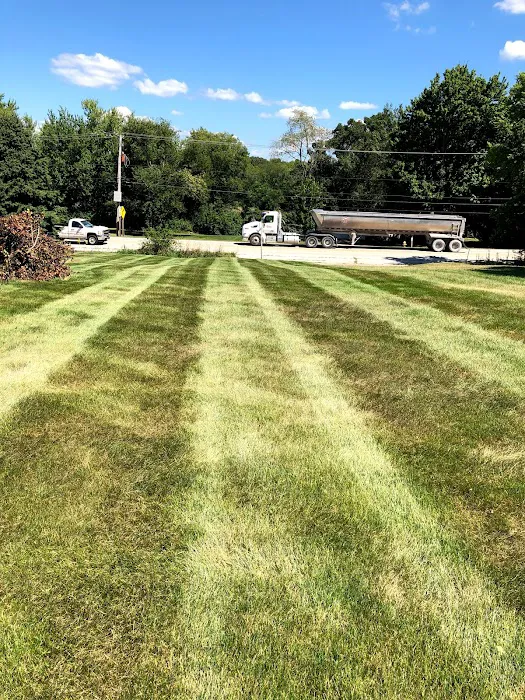 Quick Cuts Lawn Care Picture 5