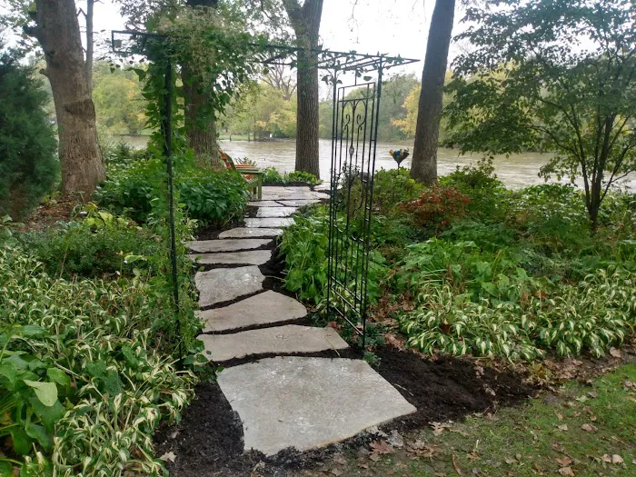 Van Drunen Landscaping Inc Picture 2