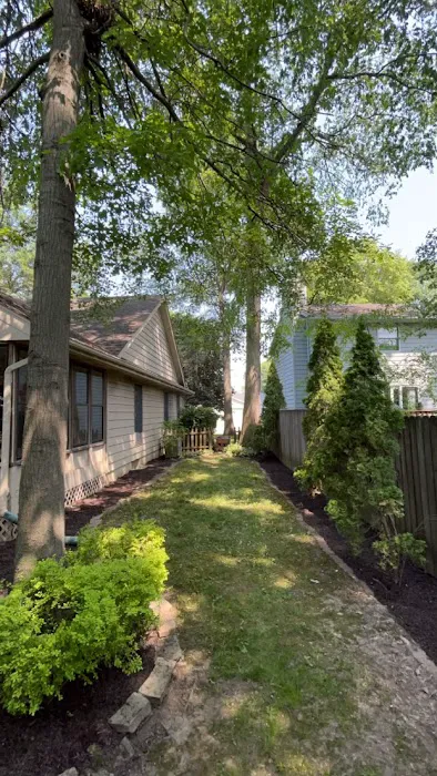 Lawn & Order Picture 8