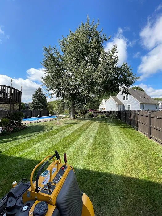 Lawn & Order Picture 10
