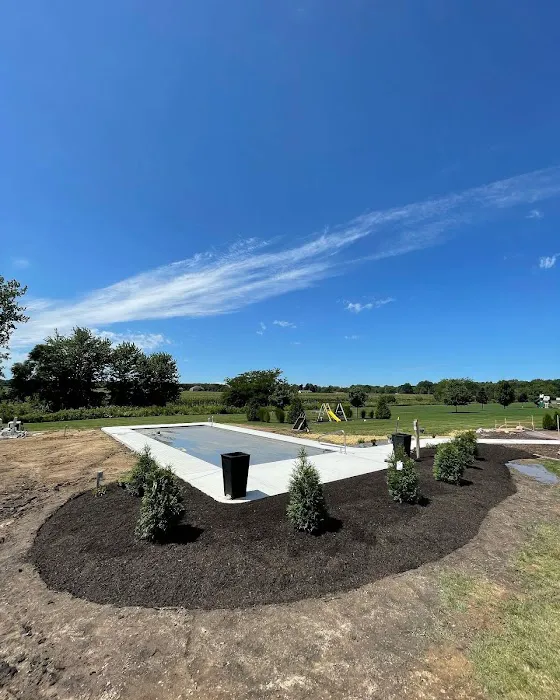 Lawn & Order Picture 4