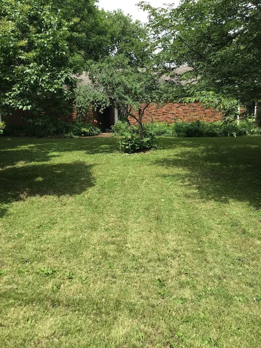Lindsey The Lawn Lady Picture 2